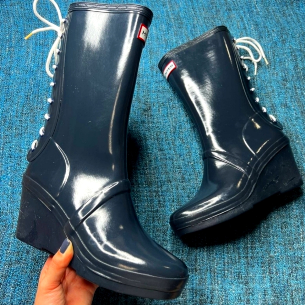 Hunter Wedge Lace-up Boot size 9